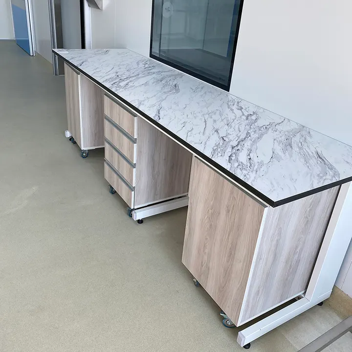 Laboratory tables